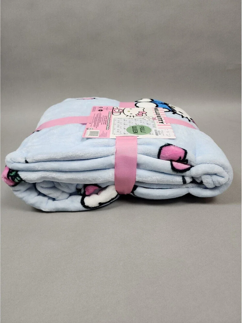 🙀HELLO KITTY FULL QUEEN APPLES AND BOOK PLUSH BLANKET W PLUSH MASCOT CLIP!